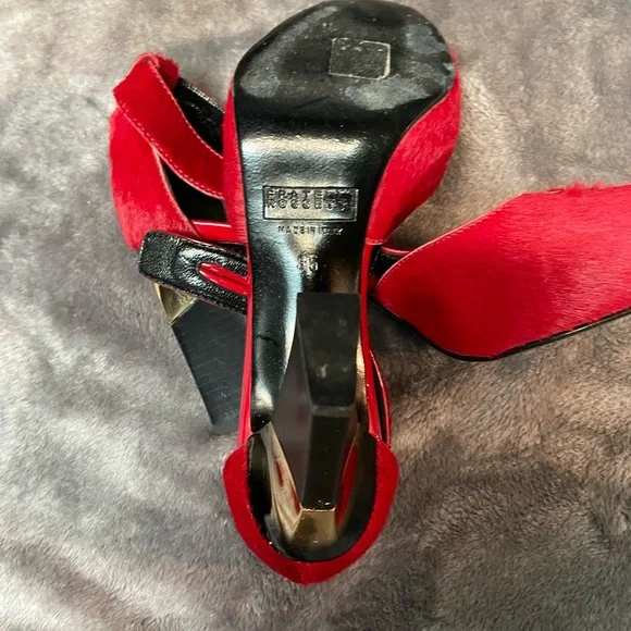 Red Heels! - Picture 3 of 3